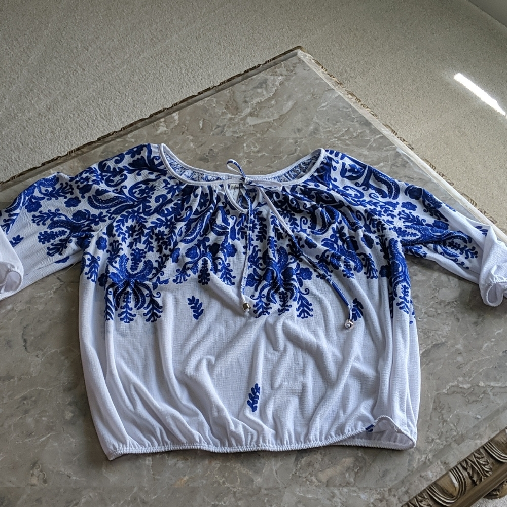 Blue design top